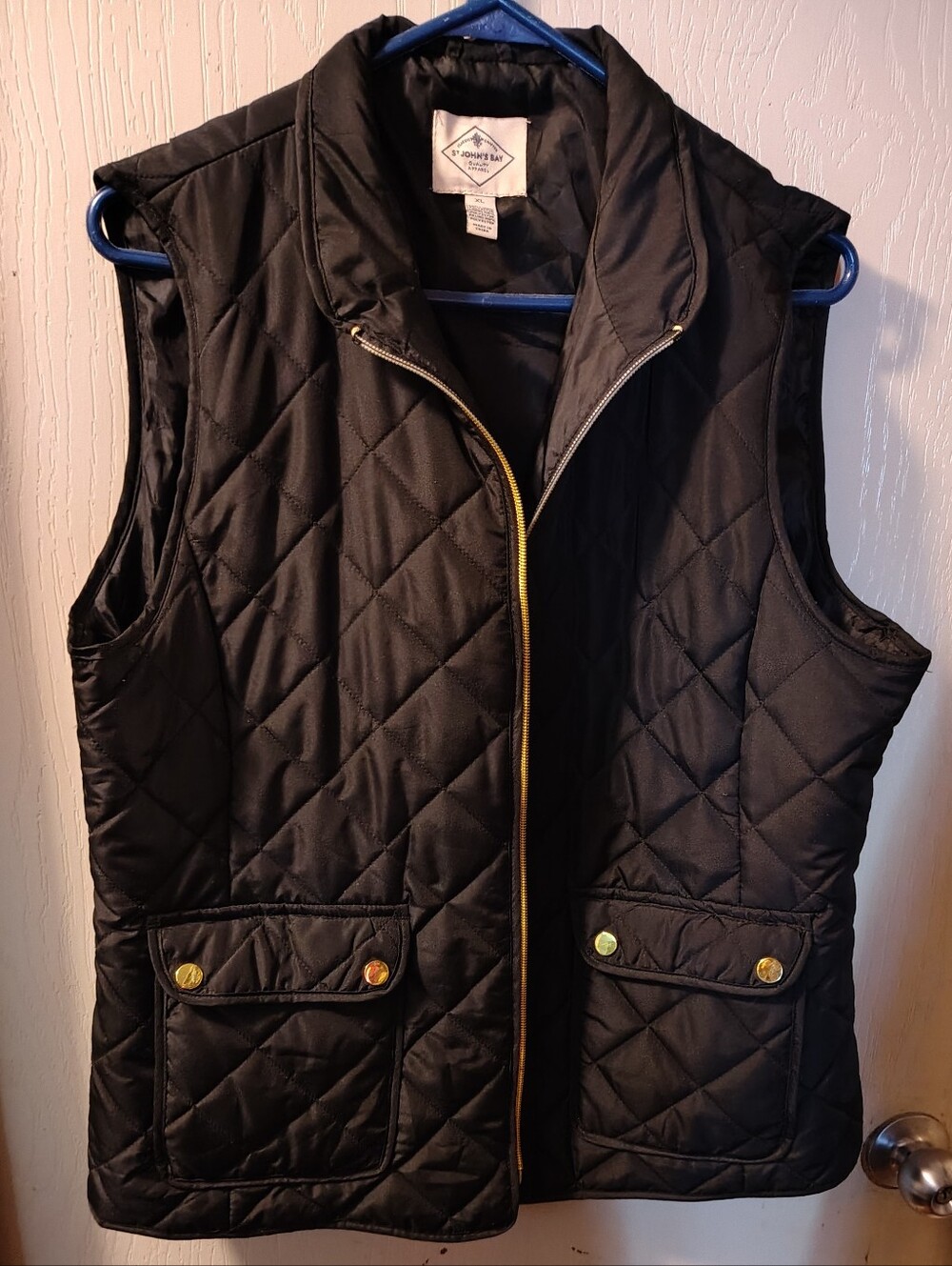 🦺 NEW St. John’s Bay Black  Vest with Gold Hardware 🦺